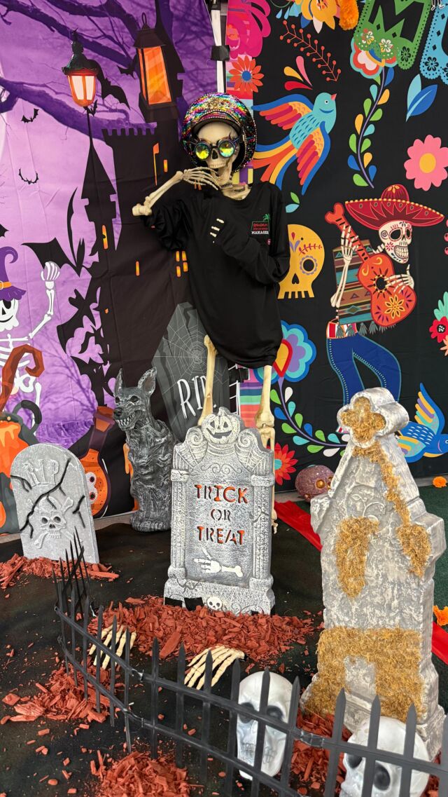 ¡Gracias a todos los que vinieron a nuestro evento de Halloween 🎃👻 — la energía estuvo increíble! Felicidades a los ganadores de los disfraces… 🏆✨

Thank you to everyone who came out for our Halloween event 🎃👻 — you brought the energy! Big congrats to our costume winners… you crushed it this year! 🏆✨#openairmarket #theroadium #halloween